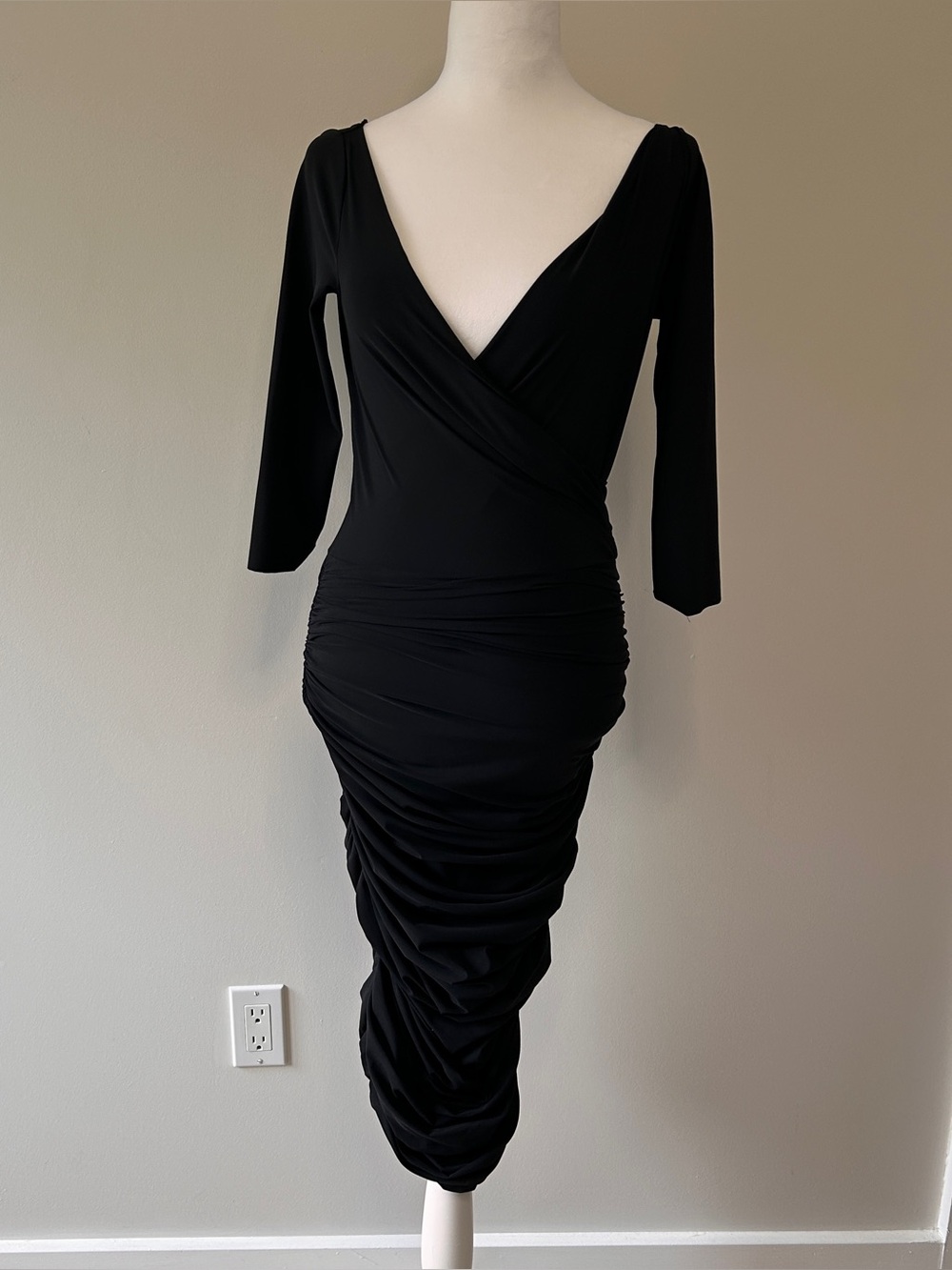 Chiara Boni Black Size 46 CDN Size 6 Gathered Sides Midi Dress Bodycon LBD Italy
